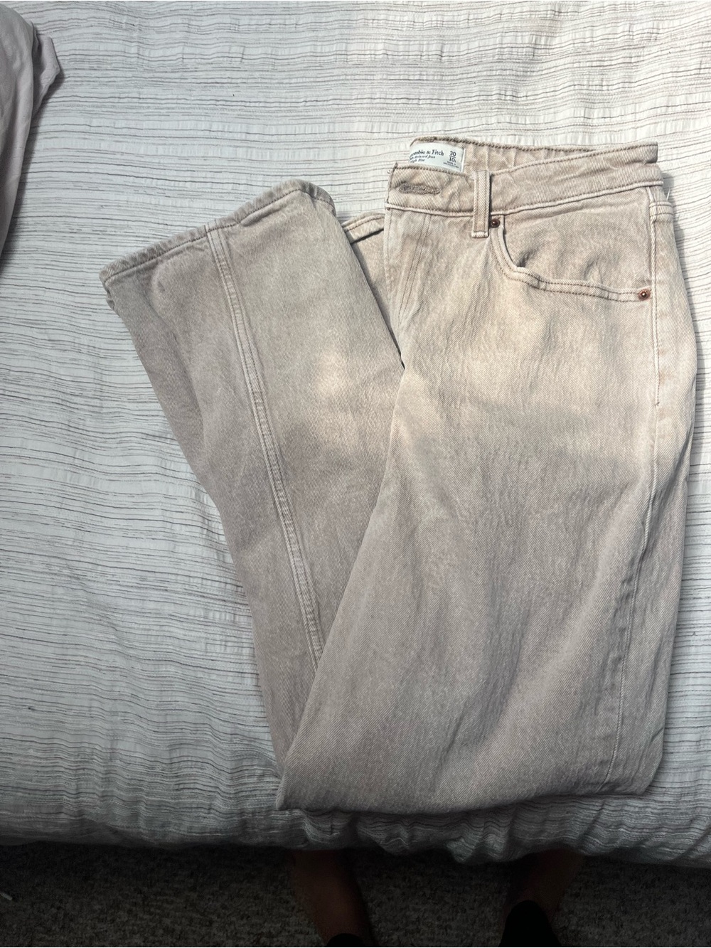 Abercrombie & Fitch Women's Straight Leg Jeans in Pale Taupe